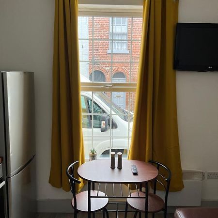 ワーリントンGround Floor Two Bed Cairo Streetアパートメント エクステリア 写真