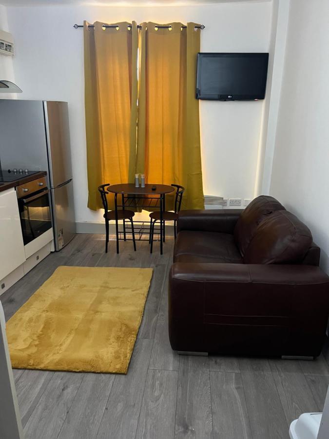 ワーリントンGround Floor Two Bed Cairo Streetアパートメント エクステリア 写真